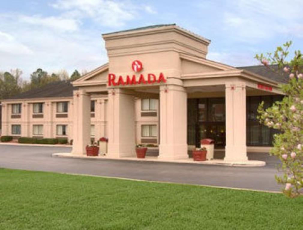 Ramada By Wyndham Tuscaloosa Exterior foto