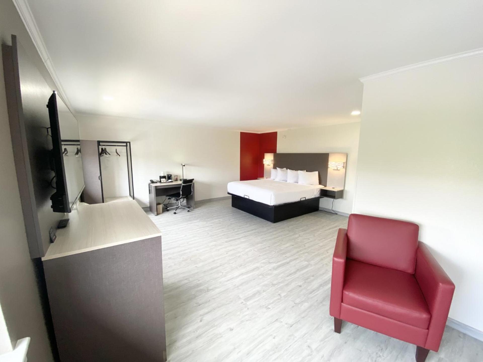 Ramada By Wyndham Tuscaloosa Exterior foto