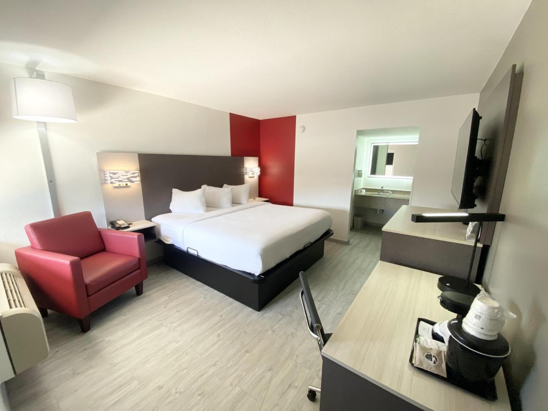 Ramada By Wyndham Tuscaloosa Exterior foto