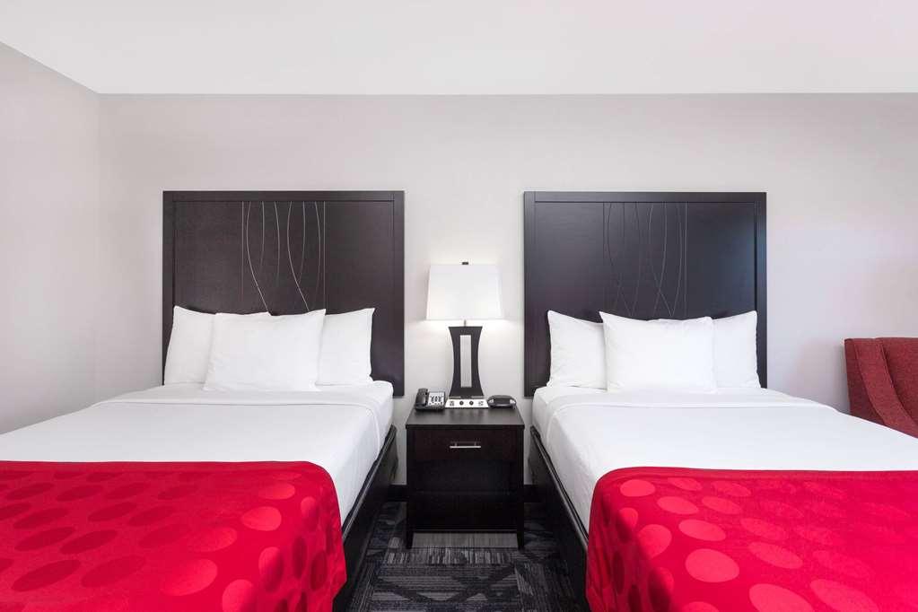 Ramada By Wyndham Tuscaloosa Quarto foto